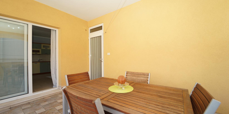 Apartment T&R
